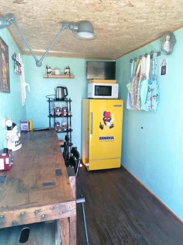 Le Pick Up 403 Vintage Hotel Oradour-sur-Glane Bagian luar foto